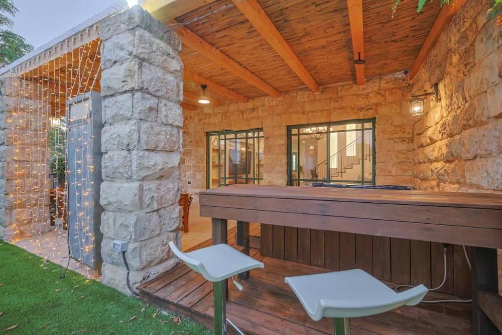 אחוזת בלו ביי נתניה - Blue Bay Mansion מרכז  4  נופש - וי פור ויקיישן - V for Vacation