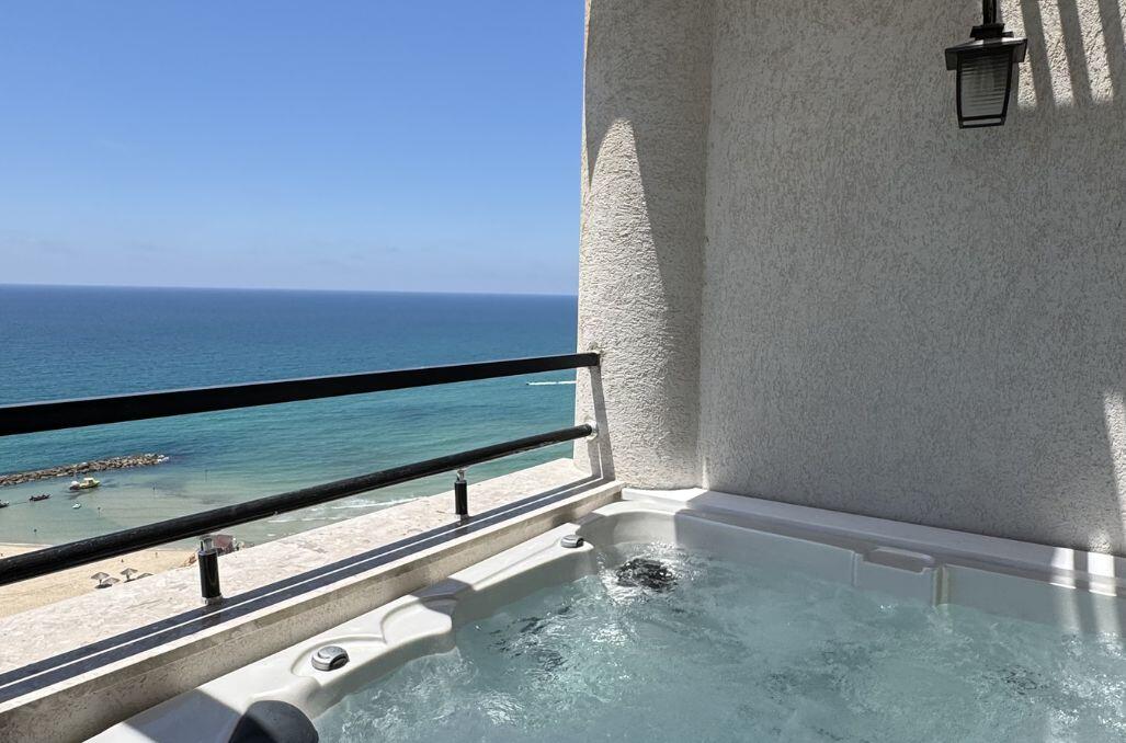 סי וויו פנטהאוז וספא נתניה - Sea view penthouse & spa Netanya מרכז  9  נופש - וי פור ויקיישן - V for Vacation