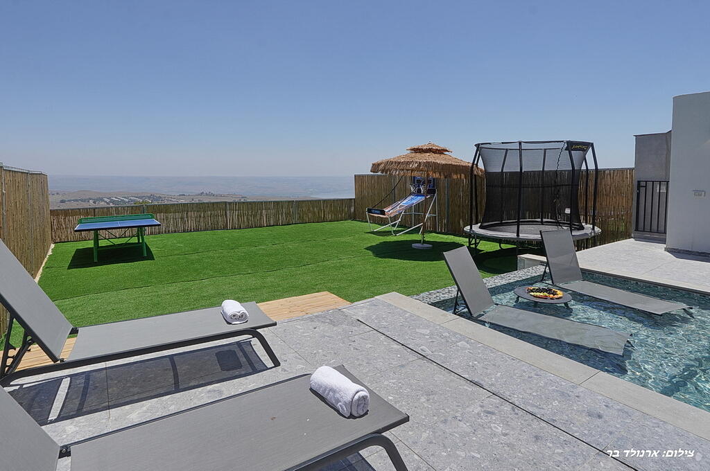 וילה סירקל - Villa Circle צפון  30  נופש - וי פור ויקיישן - V for Vacation