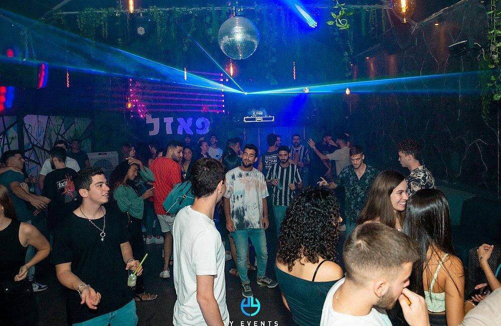 לופט מועדון הפאזל מרכז  27  נופש - וי פור ויקיישן - V for Vacation