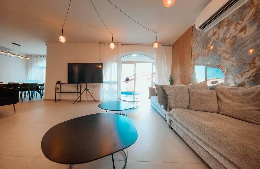 וילה אלינאיה - Villa Elianaya דרום  7  נופש - וי פור ויקיישן - V for Vacation