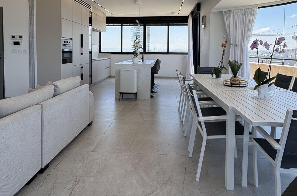 סי וויו פנטהאוז וספא נתניה - Sea view penthouse & spa Netanya מרכז  19  נופש - וי פור ויקיישן - V for Vacation