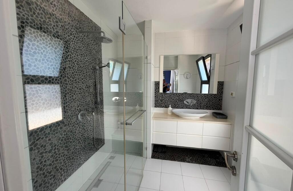 וילה סאן - Villa Sun דרום  15  נופש - וי פור ויקיישן - V for Vacation